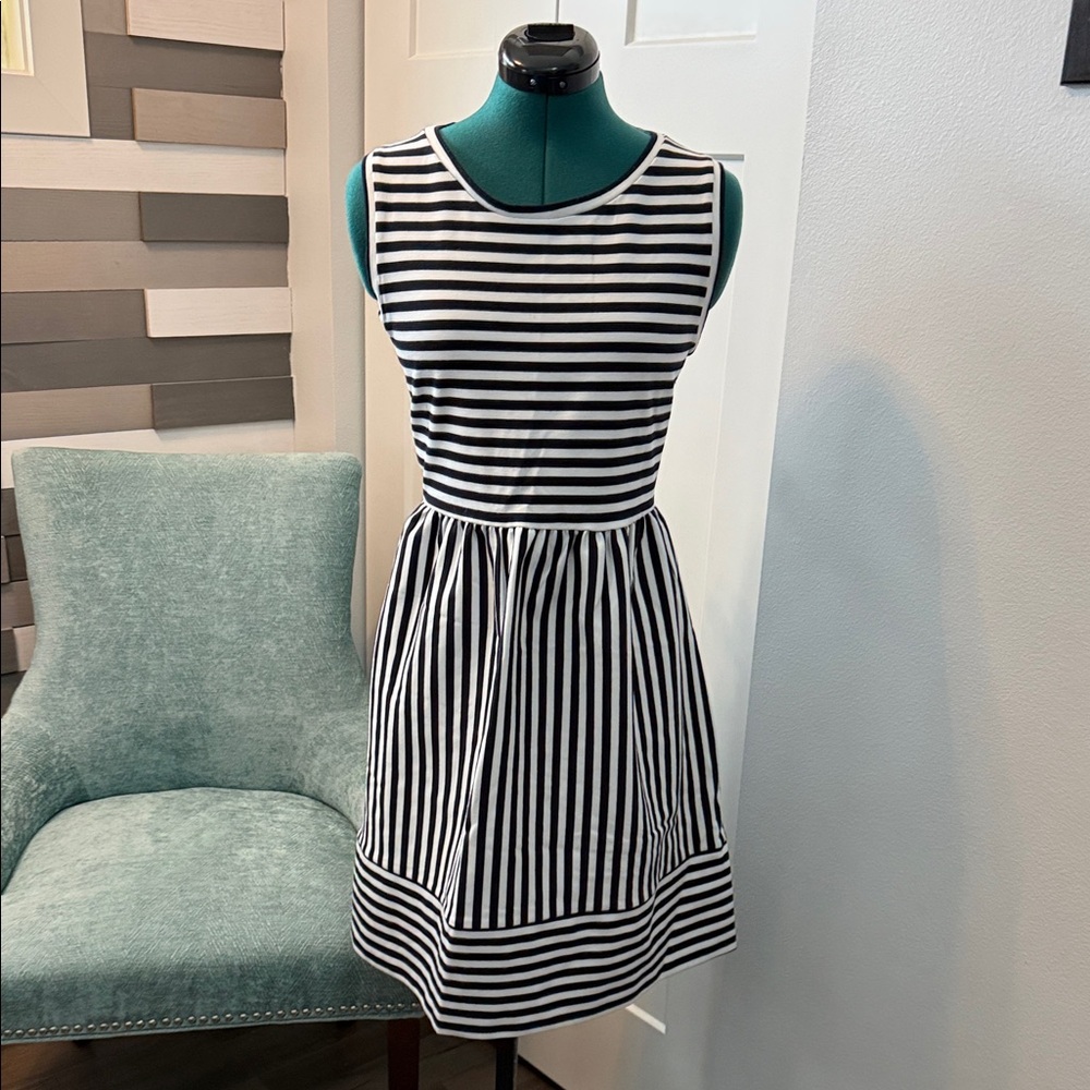 Outback Red Monochrome Striped Midi Dress